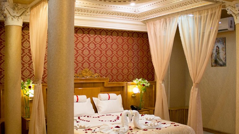 اتاق دو تخته عروس و داماد هتل زهره اصفهان